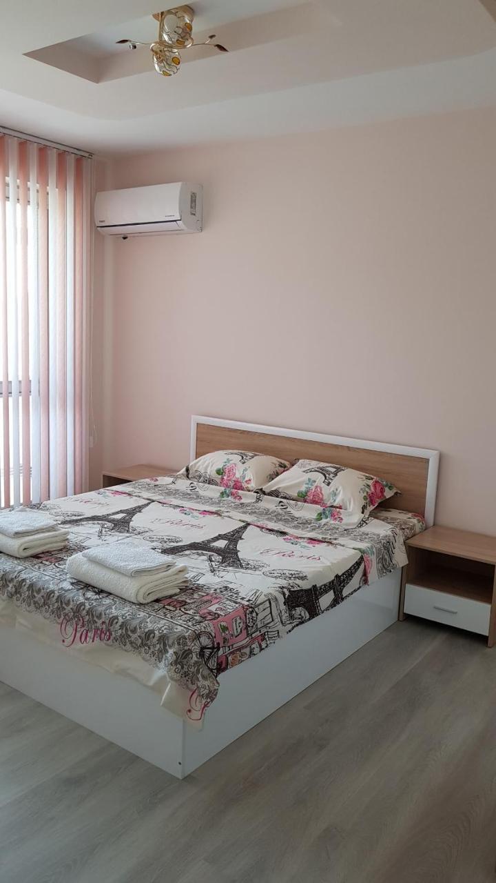 Д И В 2 - D & V 2 Apartment 桑丹斯基 外观 照片