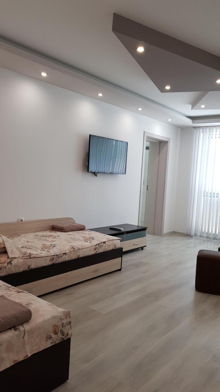 Д И В 2 - D & V 2 Apartment 桑丹斯基 外观 照片